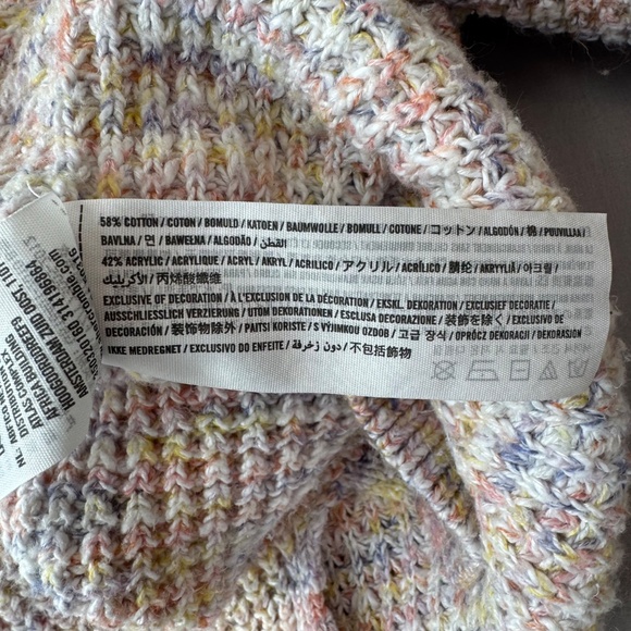 Hollister Women's Medium Speckled Waffle Knit Sweater - Picture 6 of 7